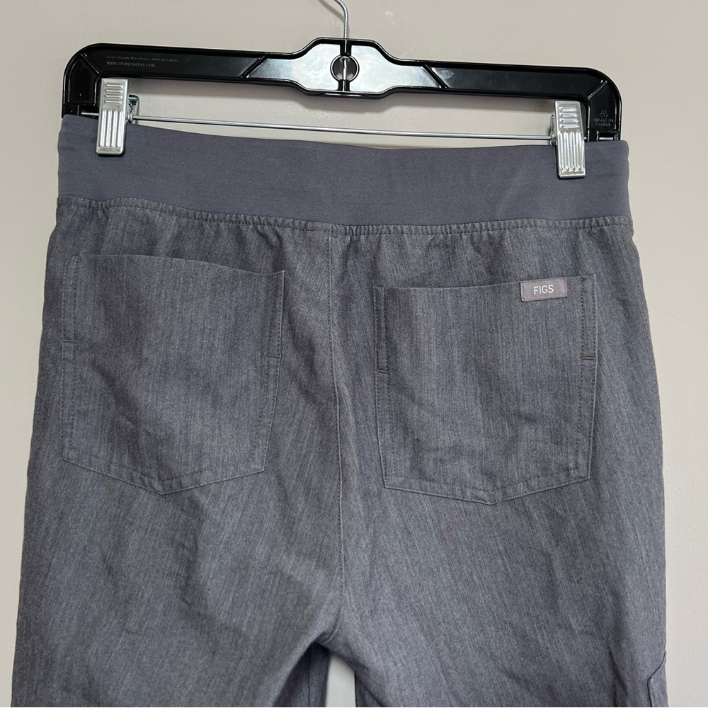 FIGS Women’s Zamora Jogger Scrub Pants in Graphite Gray, size XS - Picture 7 of 11